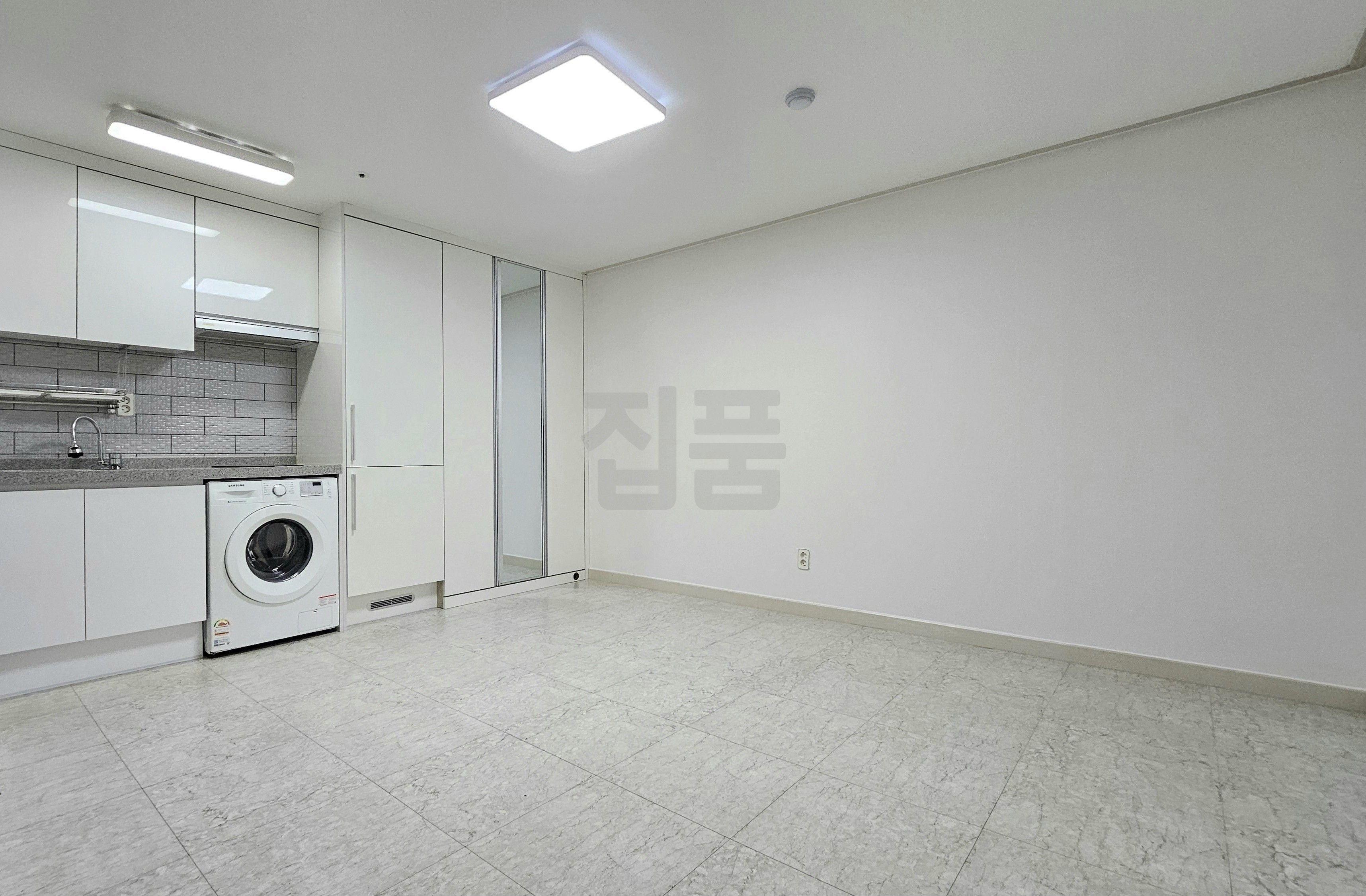 서울 관악구 신림동 아일라 월세 3000만원 70만원 매물 이미지