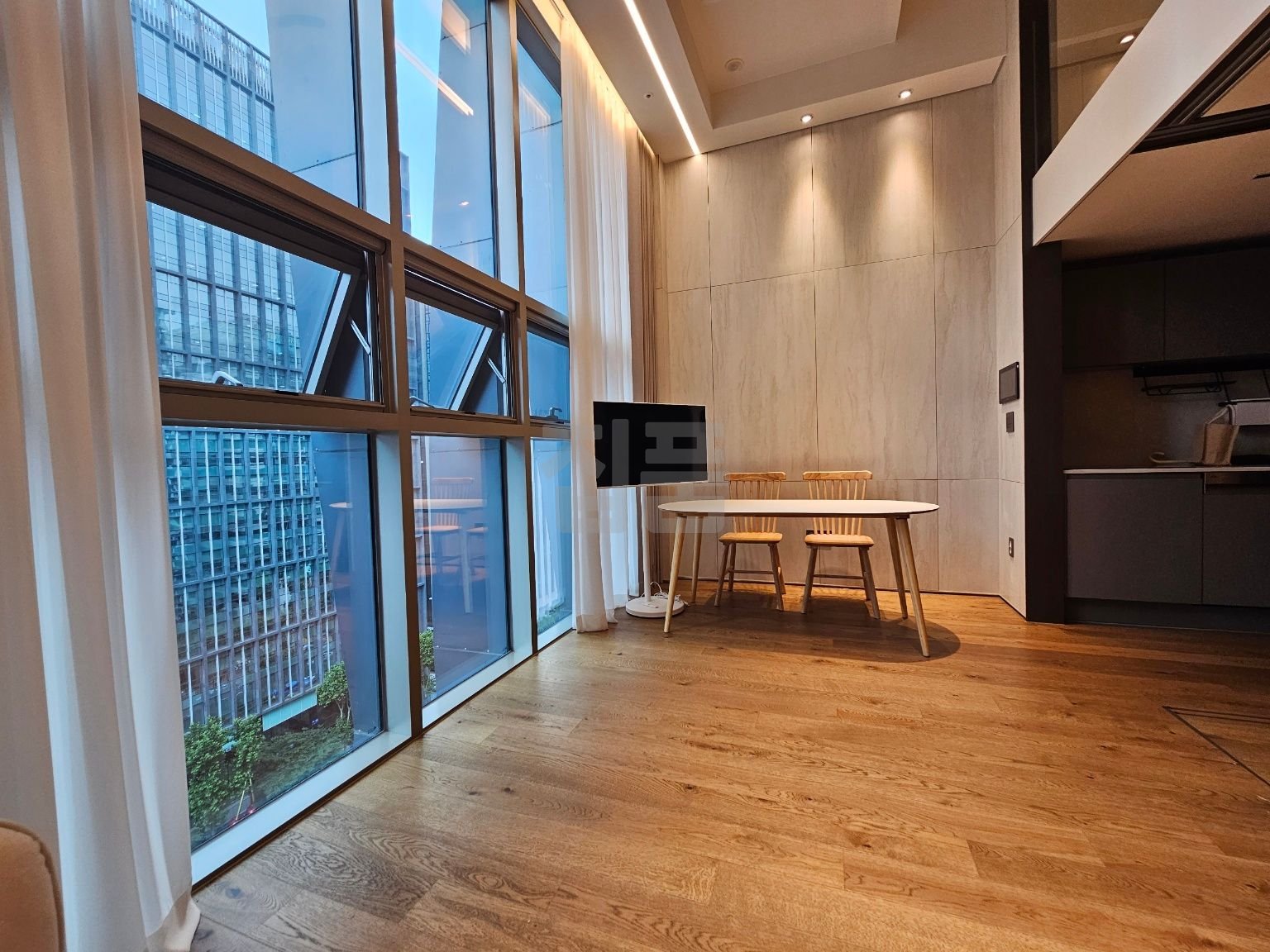 서울 강남구 삼성동 PARKTEN삼성 월세 1000만원 360만원 매물 이미지
